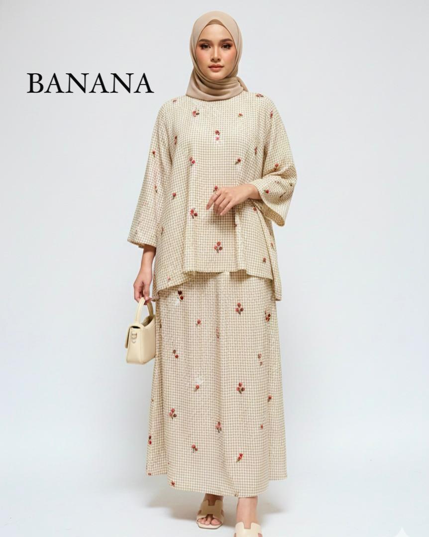 AMANDA SKIRT SET (YAYANA GINGHAM EMBROIDERY SERIES)